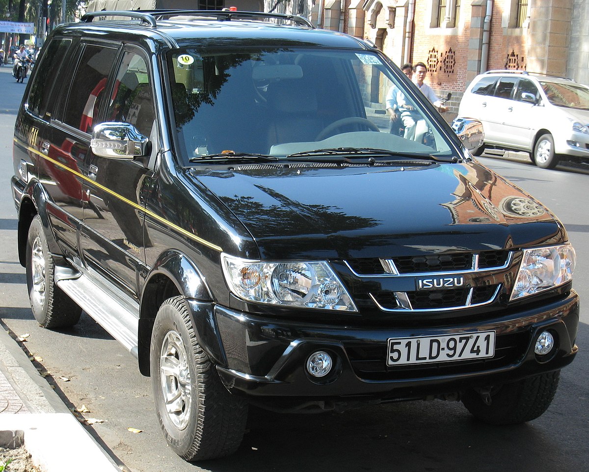 isuzu-panther-dari-tahun-ke-tahun-pengepul-mobil